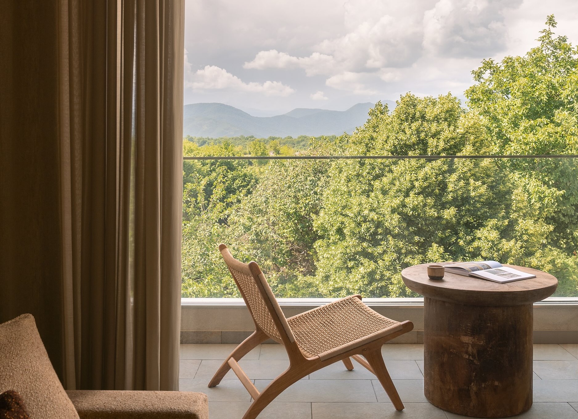 Classic / Executive King Chamber with Village View